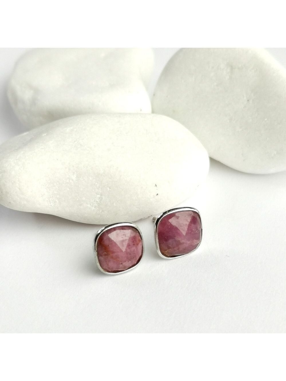 Sterling Silver corundum Ruby gemstone stud earrings 🆕